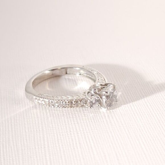 Simulated Diamond Ring J Francis SWAROVSKI 2 Carats tw Size 9 - Picture 6 of 11